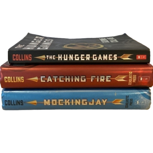 Hunger Games Book Series - Picture 1 of 9
